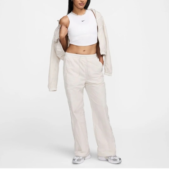 NWT Nike Women’s Wind Runner HR Water Repellent Standard Fit Athleisure Pants - Picture 8 of 13